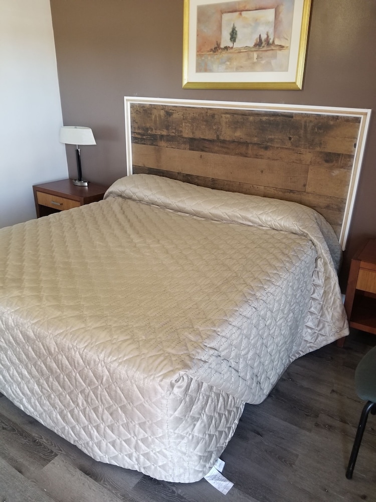 Basic Single Room, Lake View photo 1