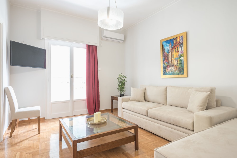 Apartment (Victoria Best Apartments near Metro 3)