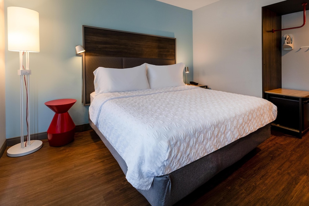 Room, 1 King Bed, Accessible photo 1