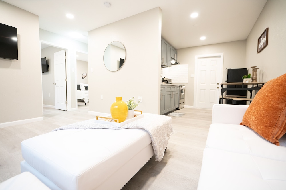 Classic Apartment - Photo 12