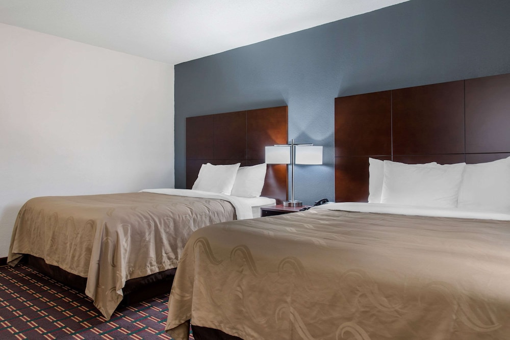 Standard Room, 2 Queen Beds, Non Smoking photo 3