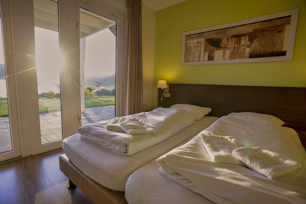 Villa photo 2