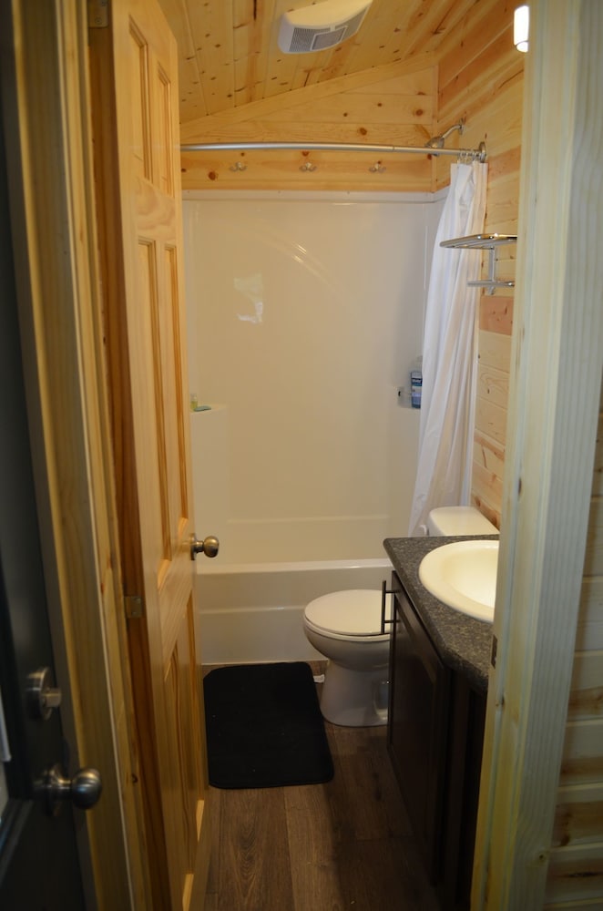Cottage, 2 Bedrooms, Non Smoking (No Linens Included) photo 2