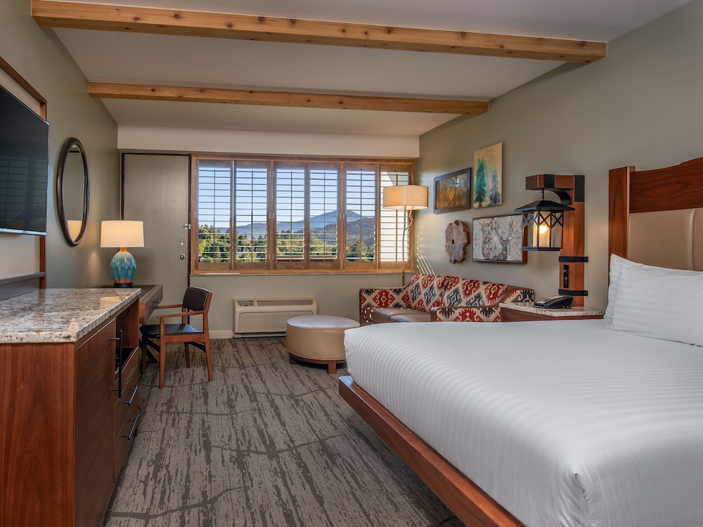 Deluxe Room, 1 King Bed with Sofa bed, Mountain View (Mountain View King) - Photo 8