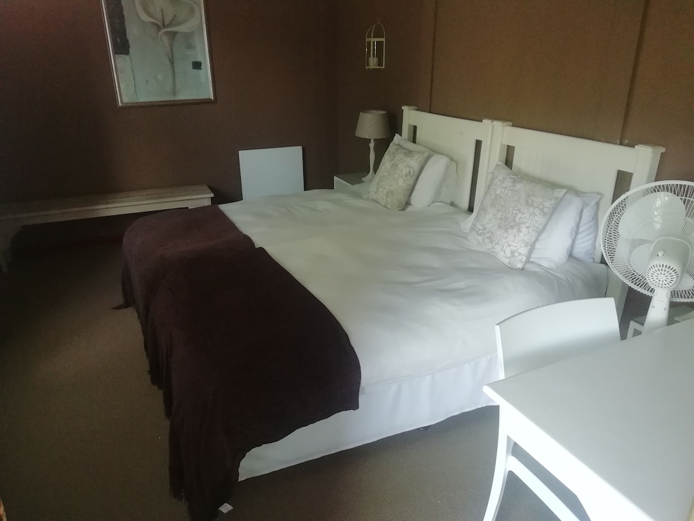 Standard Room, 2 Twin Beds, Accessible, Lagoon View (Milkwood)