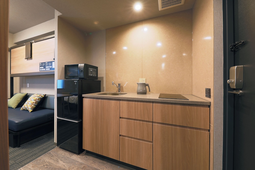 Basic Quadruple Room photo 3