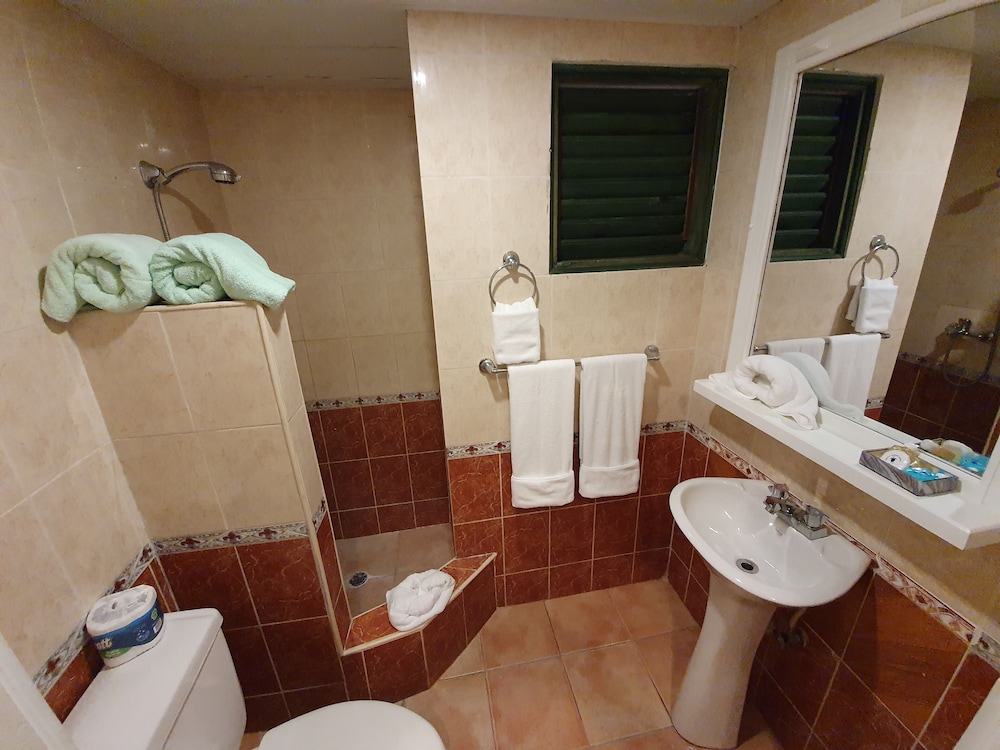 Superior Quadruple Room photo 3