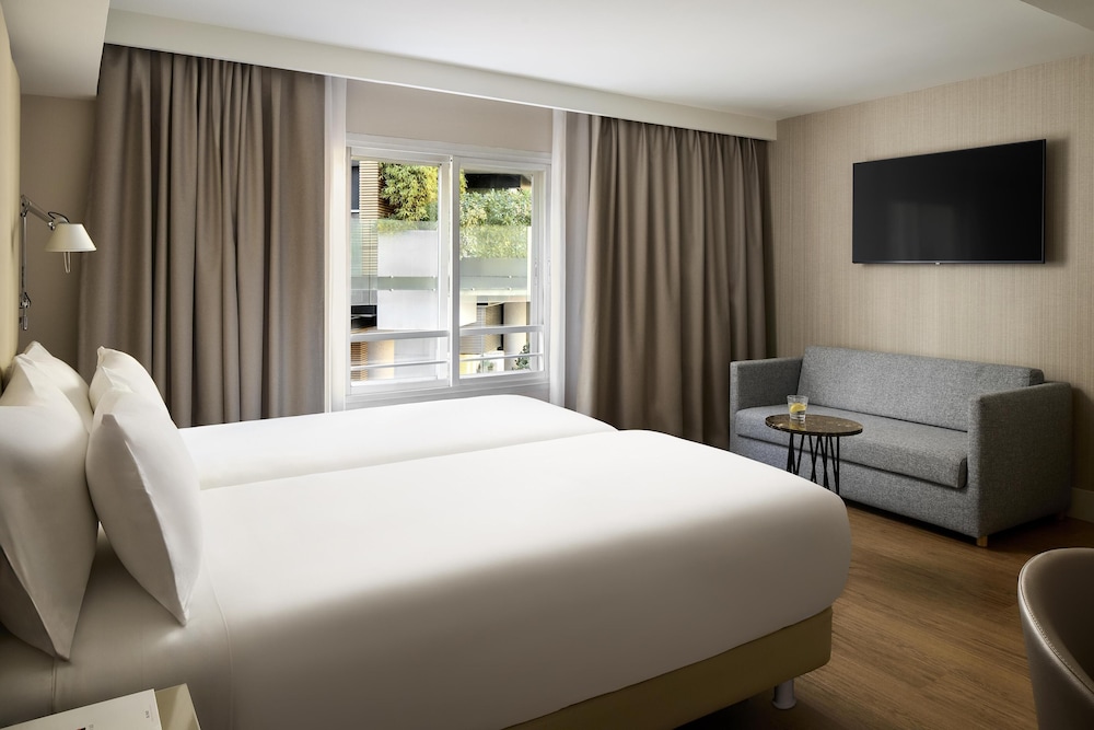 Superior Room (Extra Bed 3 adults) - Photo 1