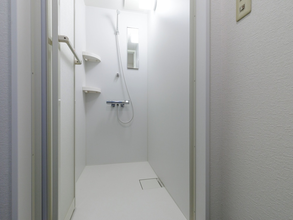 Single Room, Non Smoking, Shared Bathroom (C) photo 2
