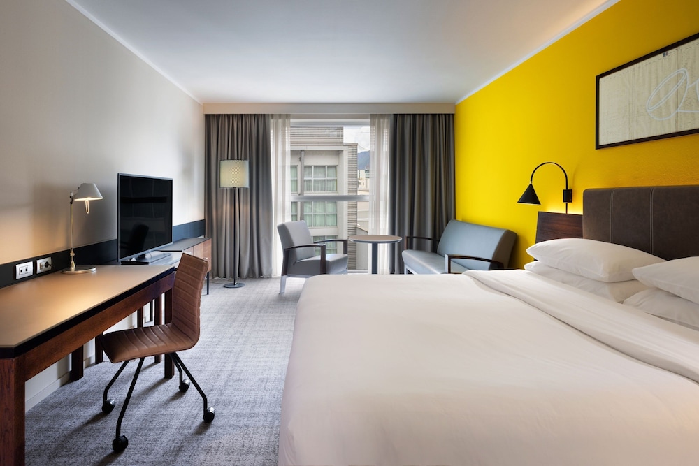 Junior Suite, 1 King Bed - Photo 4