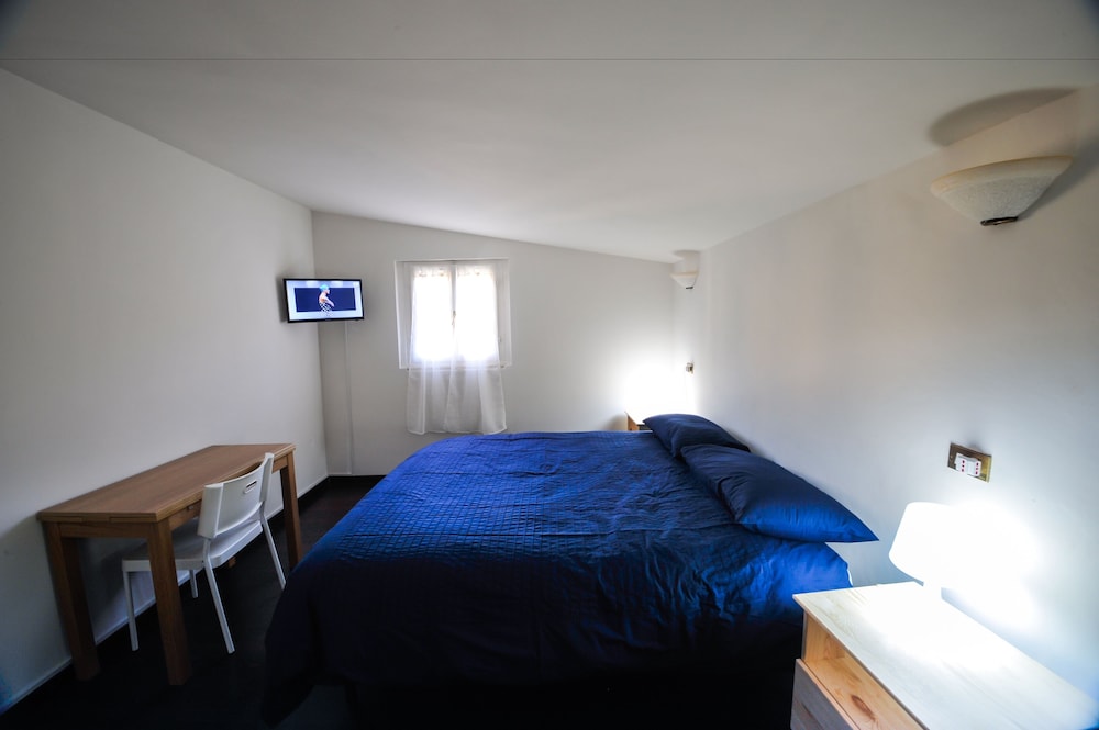 Standard Quadruple Room, City View