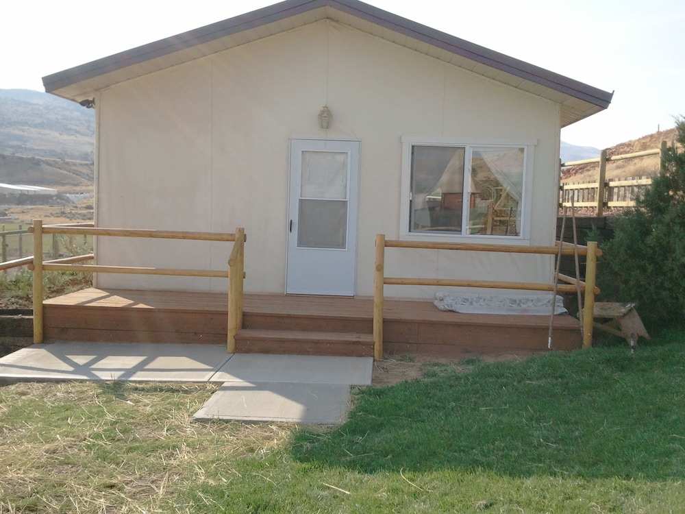 Hideout Cabin photo 2