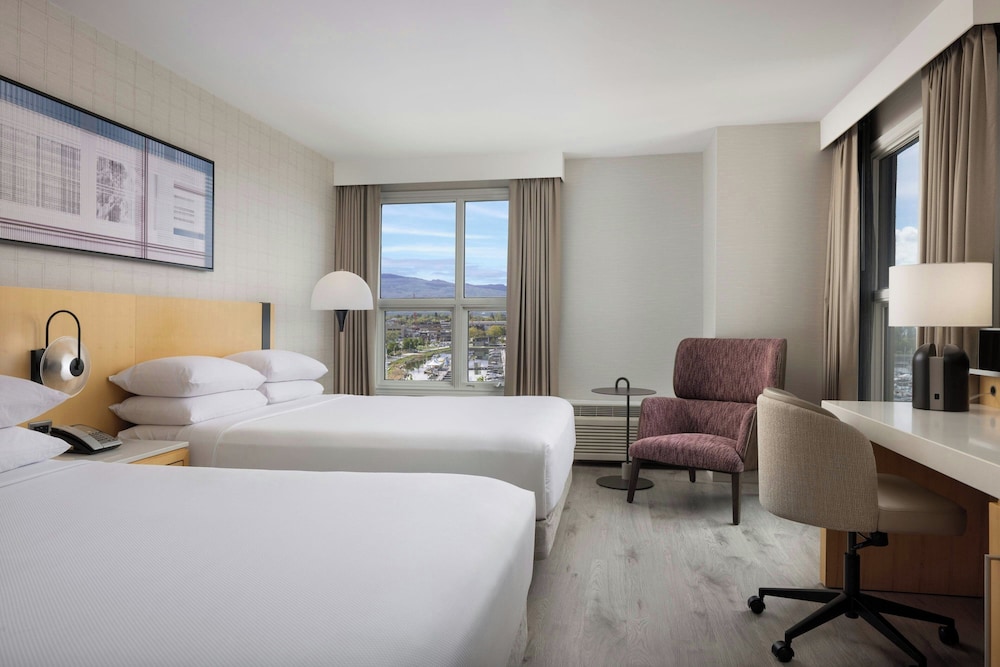 Room, 2 Queen Beds, Lake View - Photo 1