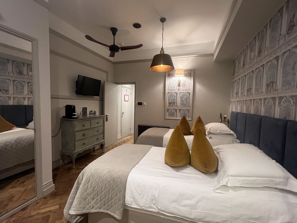 Luxury Twin Room, Private Bathroom, Garden View photo 2