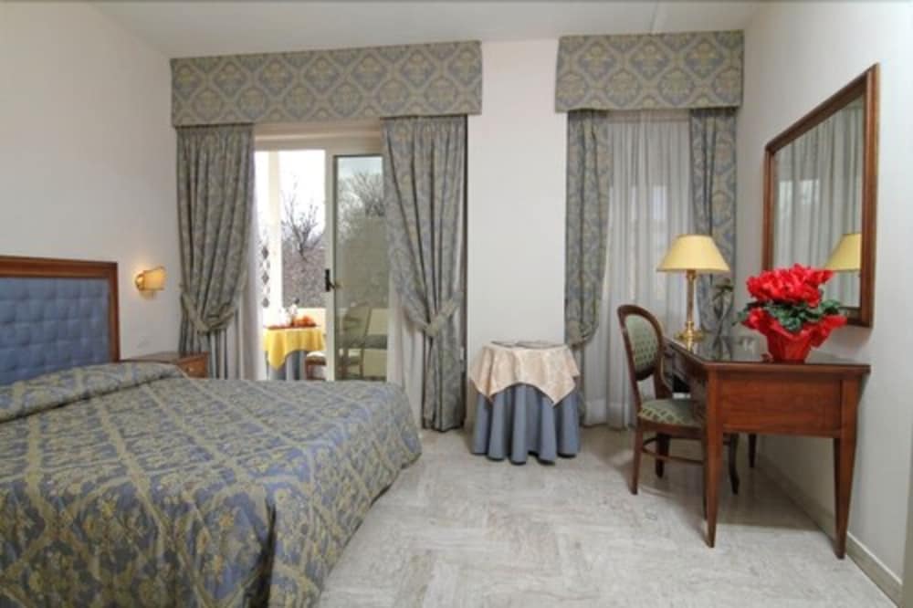 Standard Double or Twin Room, Balcony photo 1