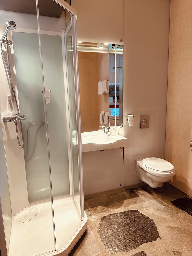 Family Quadruple Room, Multiple Beds, Private Bathroom, Sea Facing photo 2