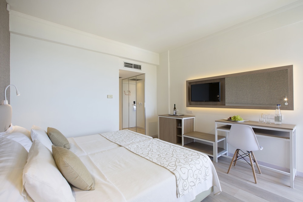 Standard Room, Partial Sea View - Photo 5