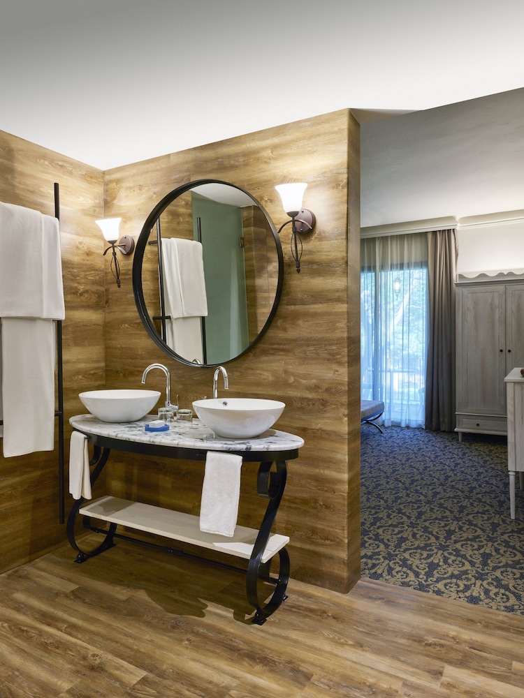 Superior Room, 2 Double Beds - Photo 2