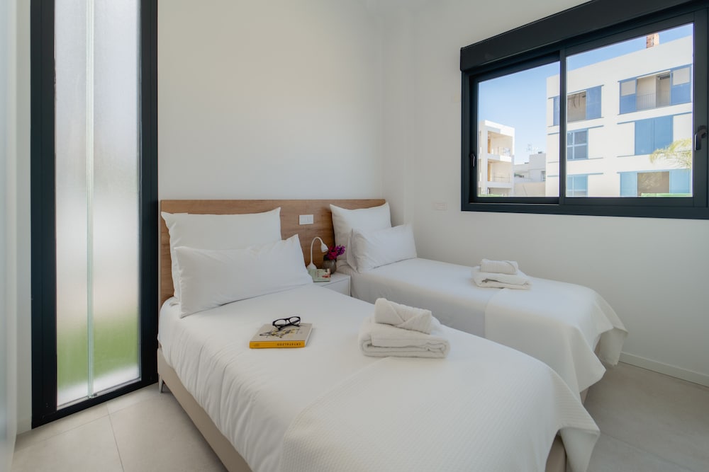 Apartment, 2 Bedrooms, Garden View, Ground Floor photo 2