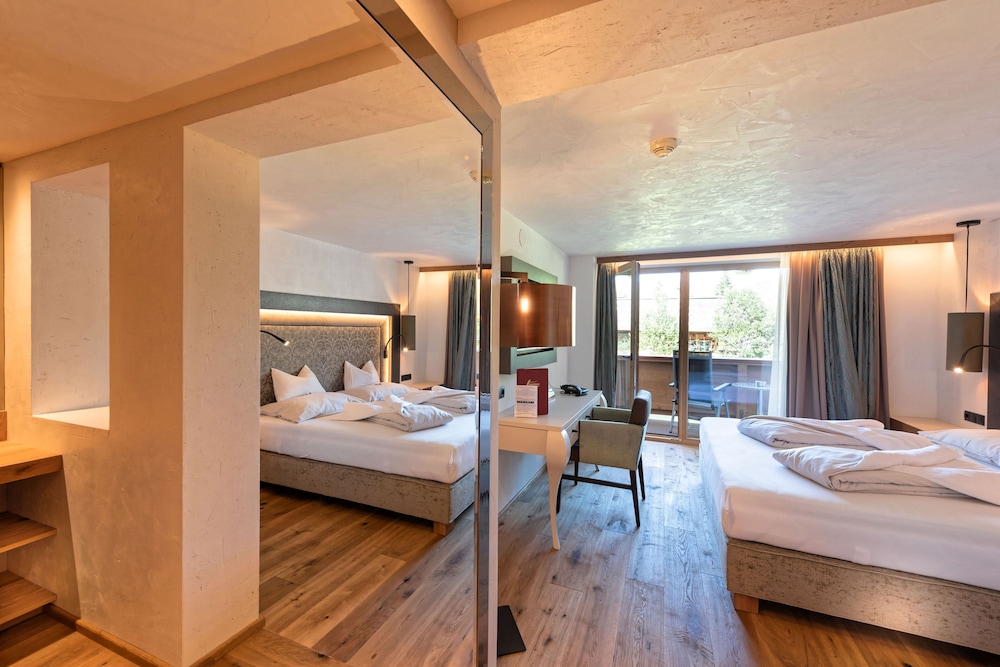 Deluxe Room, 1 Bedroom, Balcony, Valley View photo 2