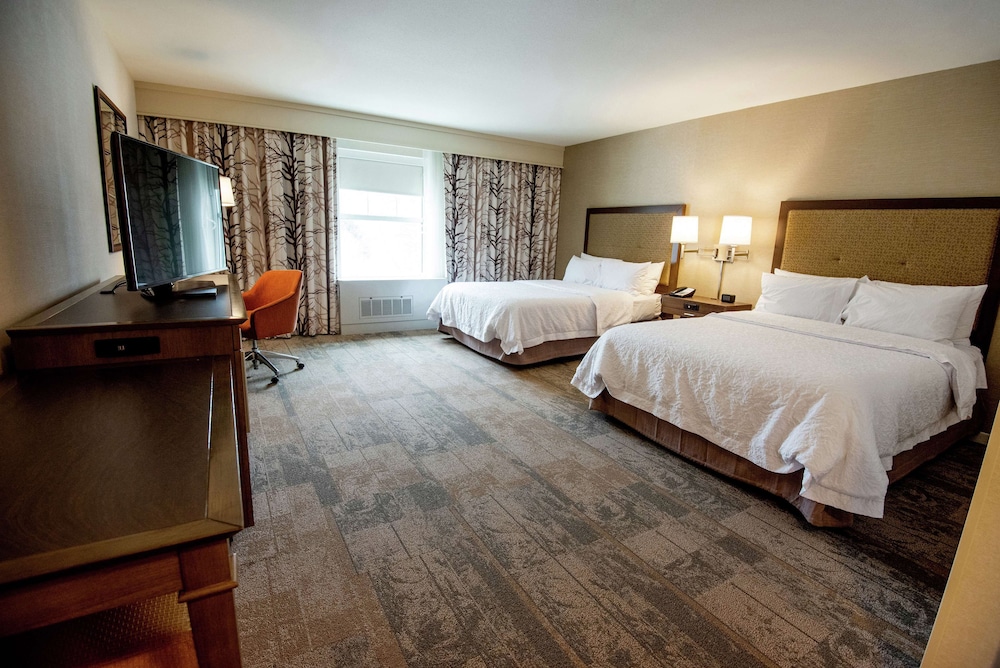 Room, 2 Queen Beds, Accessible, Bathtub (Mobility & Hearing) photo 2