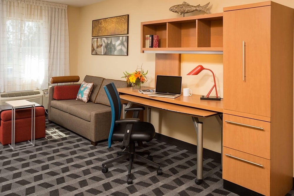 Suite, 2 Bedrooms (Mobility/Hearing Accessible, Tub)
