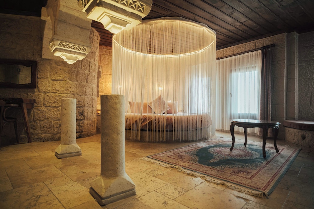 Deluxe Stone Suite with Stone - Photo 31