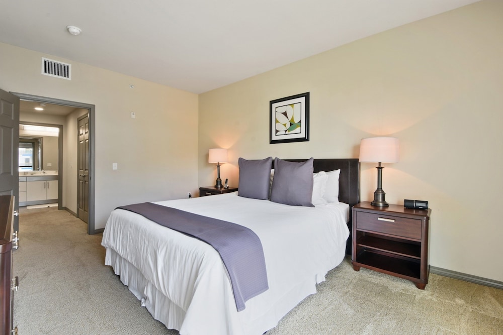 Luxury Apartment, 2 Bedrooms with Sofa bed photo 2