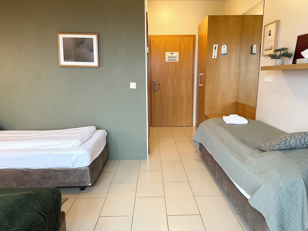 Standard Triple Room, Bathtub photo 1