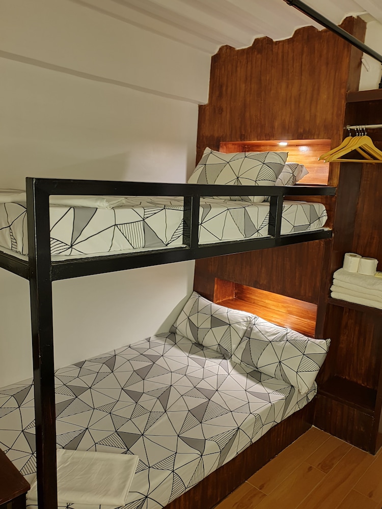 Deluxe Quadruple Room - Photo 5