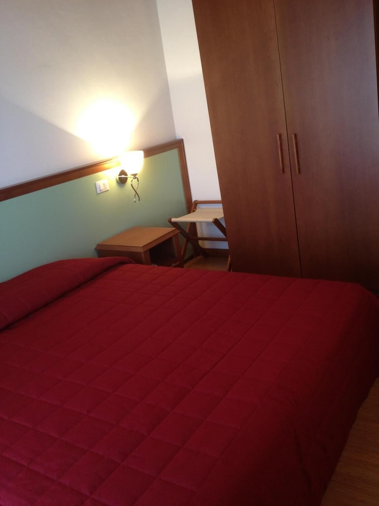 Double Room - Photo 5