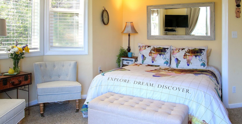 Premium Room, 1 Queen Bed, Mountain View photo 1