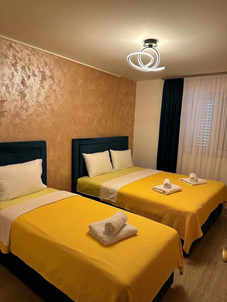 Deluxe Apartment, City View