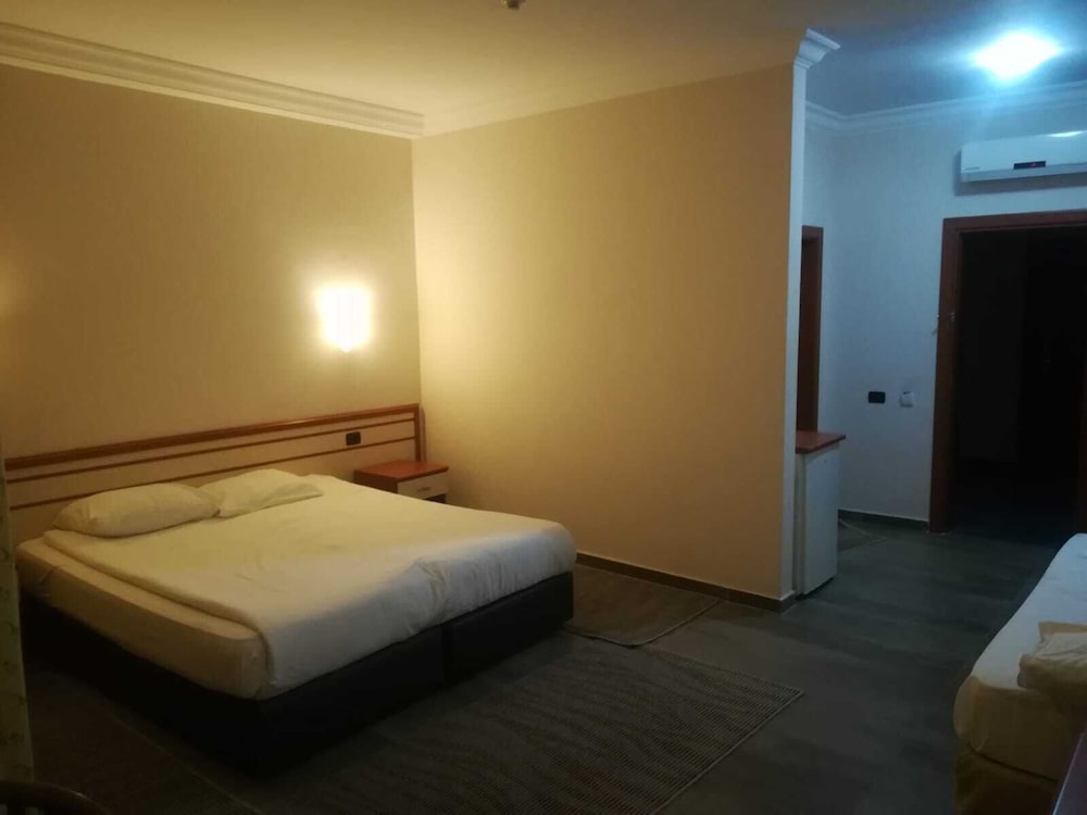 Economy Room photo 3