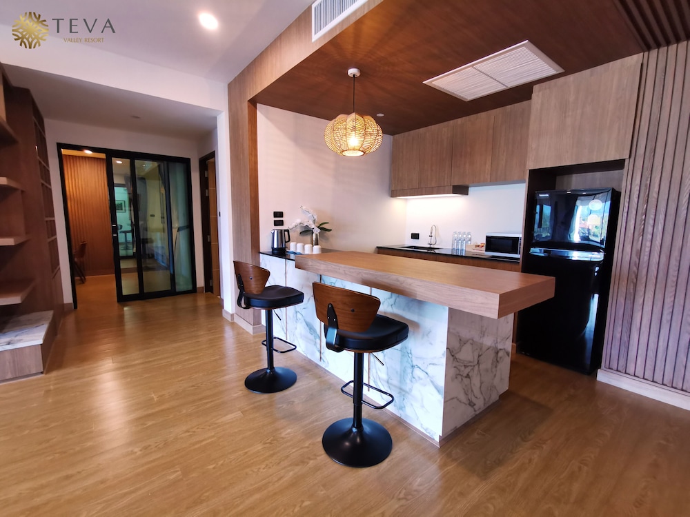 Penthouse Jacuzzi Suite - Photo 6