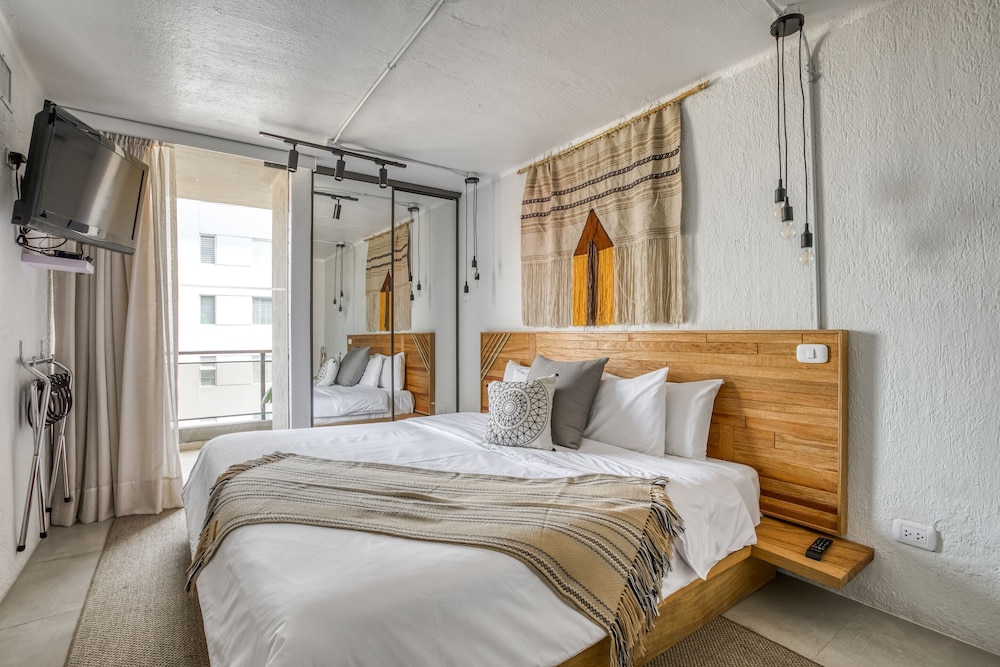 One Bedroom Apartment with Kitchenette