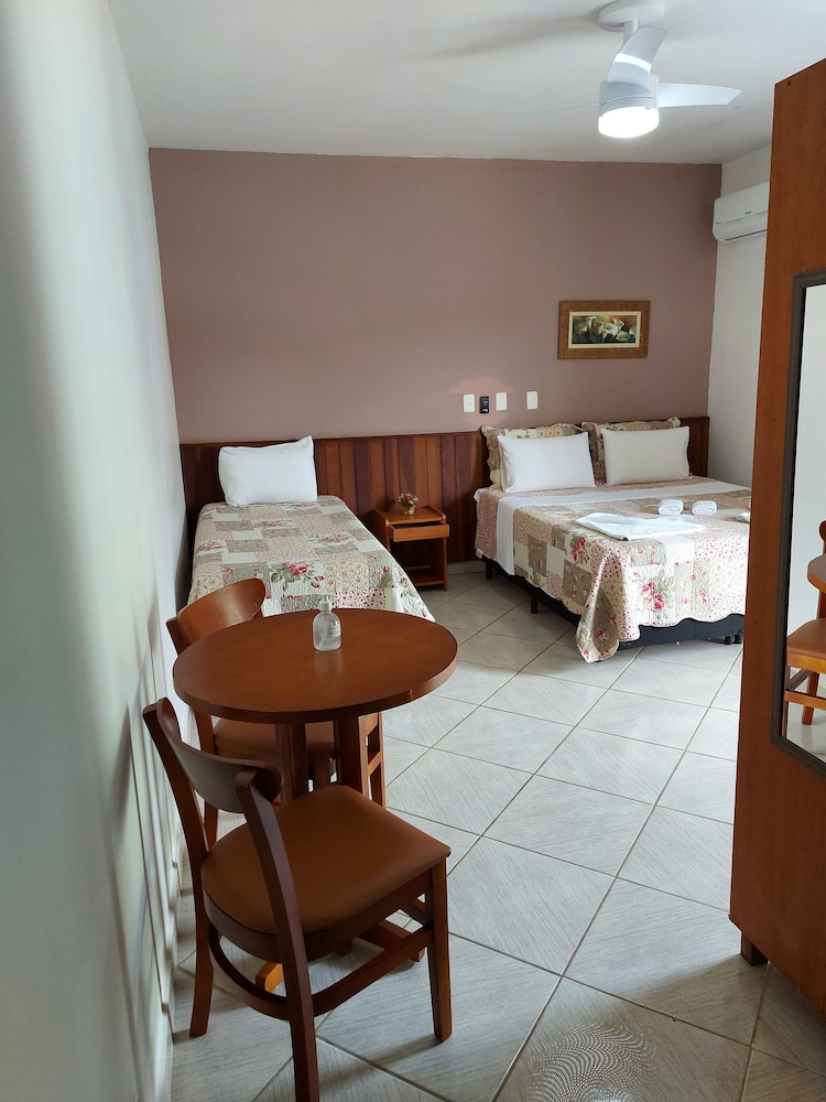 Deluxe Twin Room photo 2