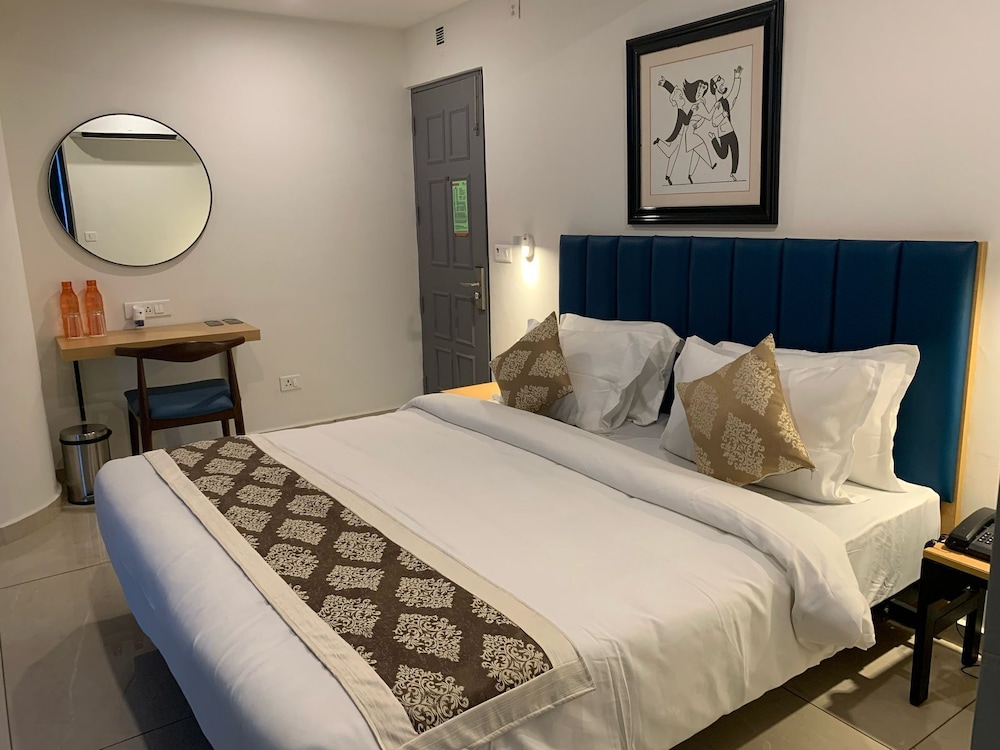 Grand Room, City View
