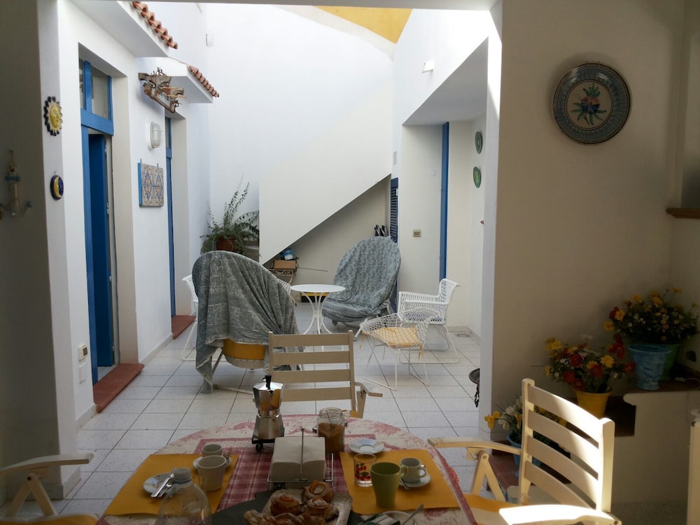Double Room - Photo 3