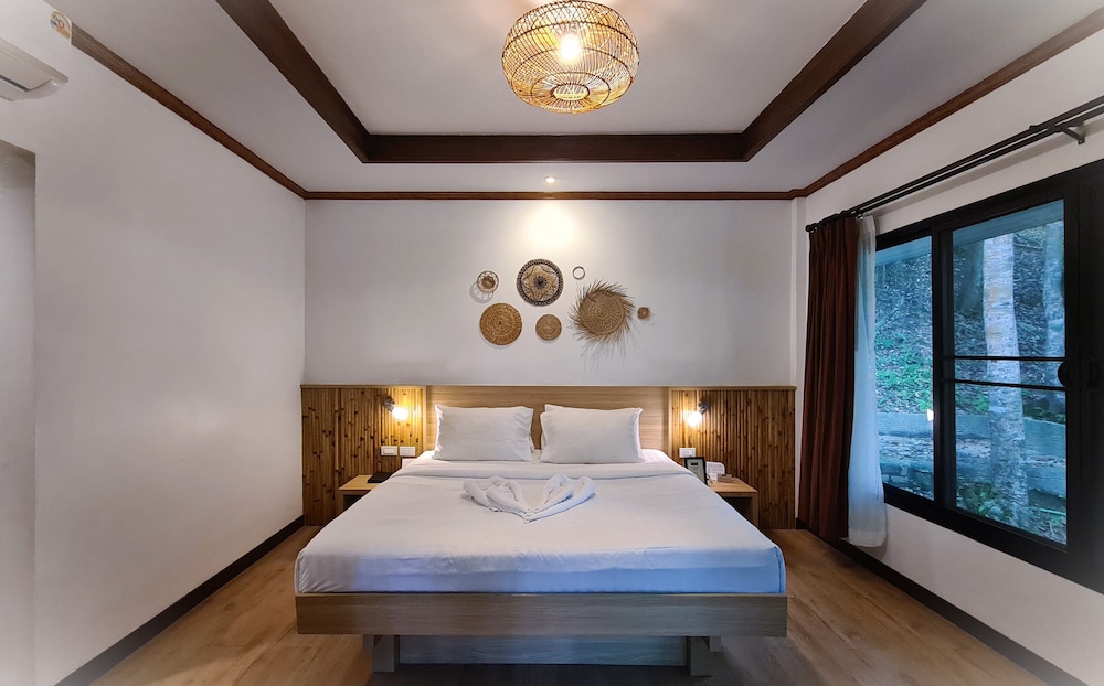 Comfort Villa, 1 King Bed, Garden View photo 2
