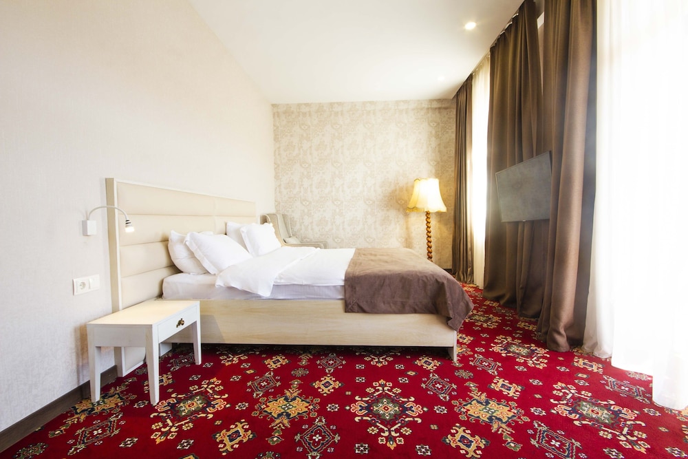 Exclusive Double or Twin Room, Balcony, City View photo 3