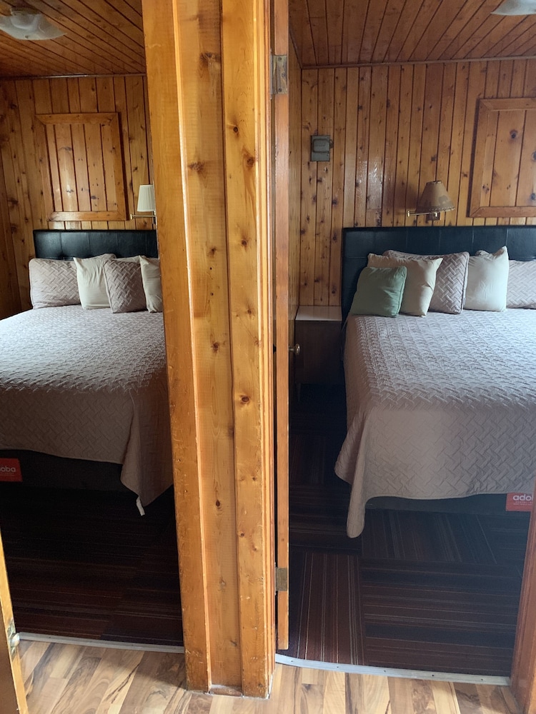 Cabin, 2 Queen Beds photo 2