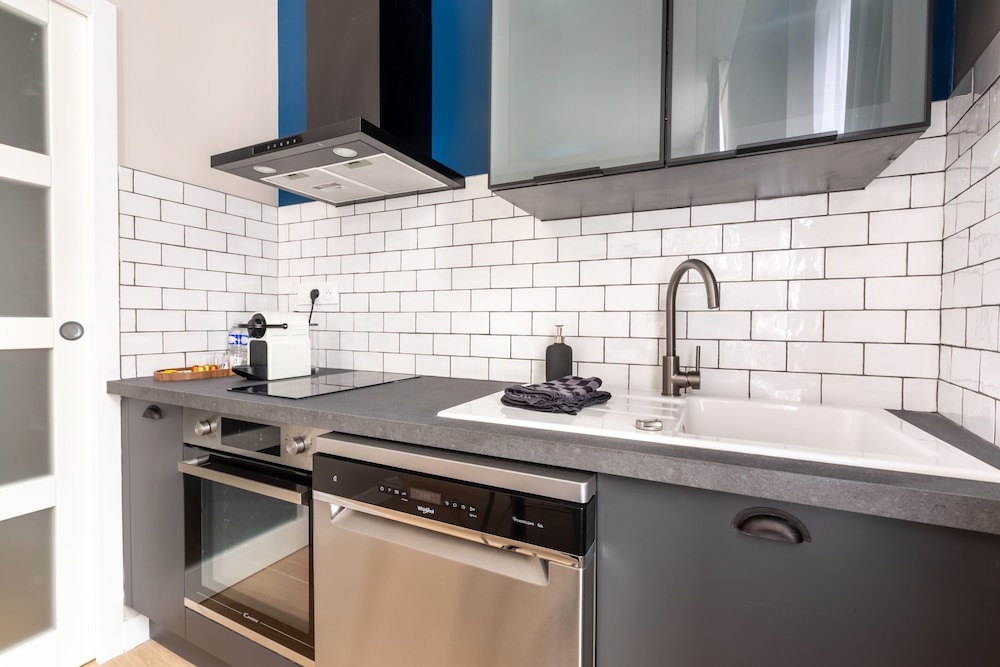 Standard Studio, Ensuite - Photo 9