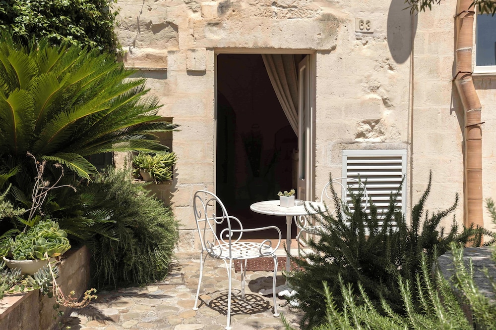 Grotta Superior Patio - Photo 10