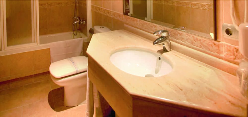 Double Room, Sea View - Photo 5