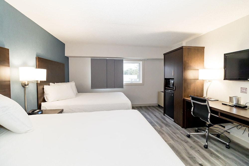 Premier Room, 2 Queen Beds photo 2