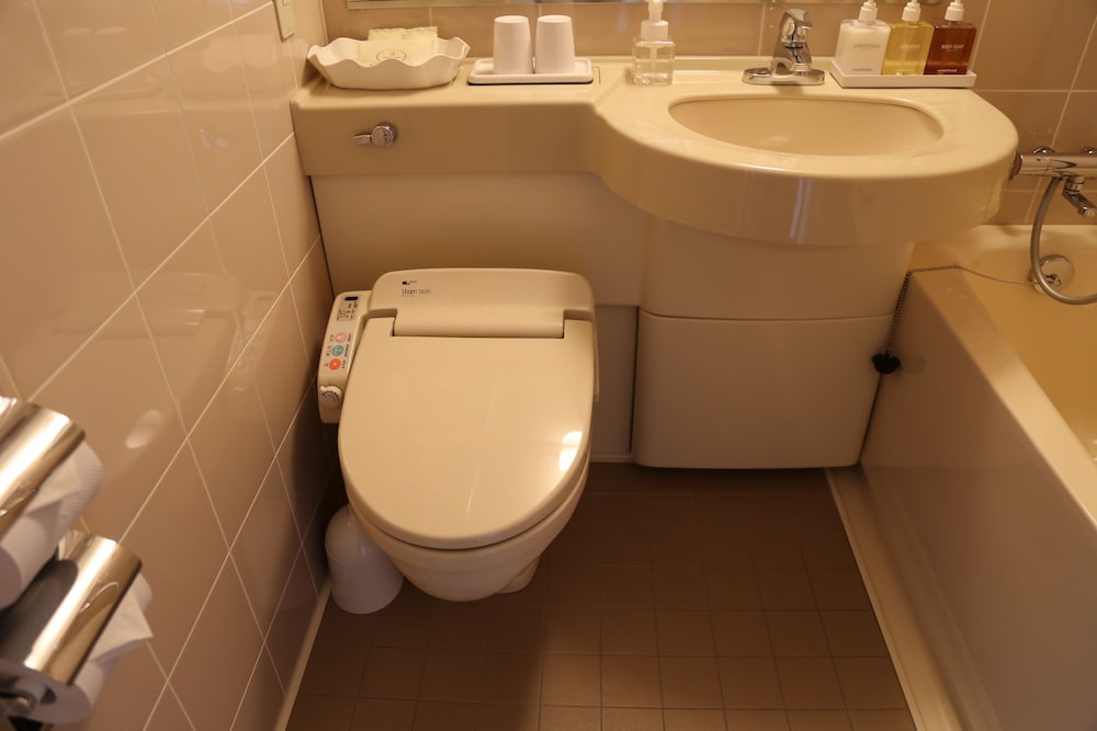 Standard Triple Room, Smoking (Minimum 3 Occupancy) photo 3