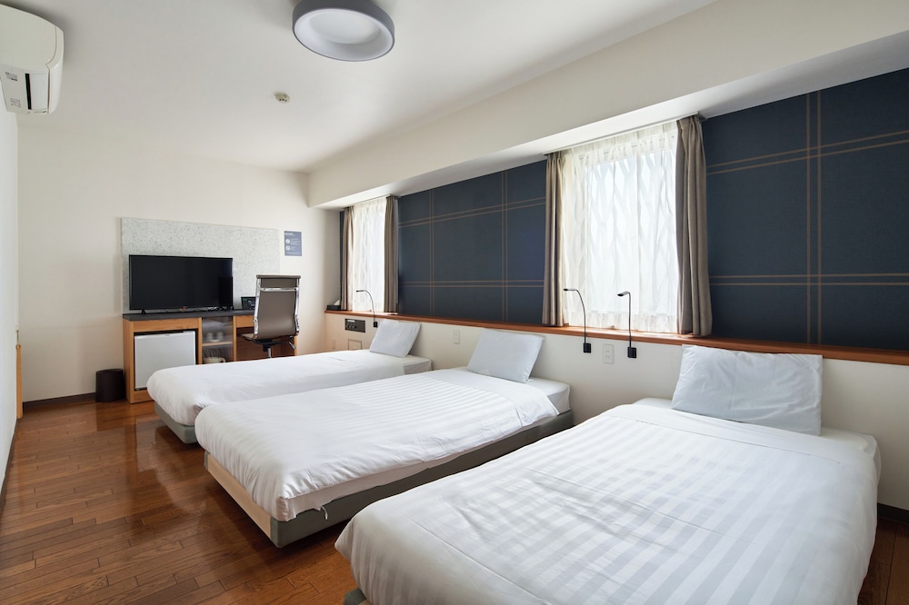 TOKIO's Triple Room