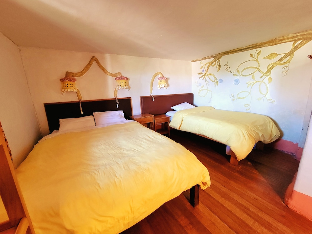 Economy Triple Room, 3 Twin Beds - Photo 18