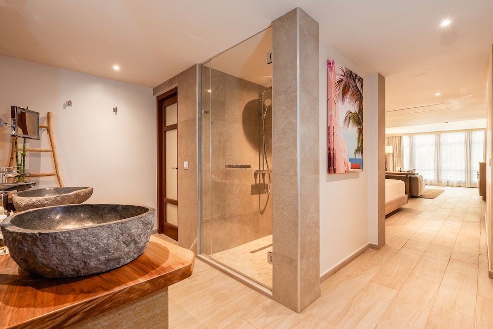 Junior Suite, 1 King Bed
